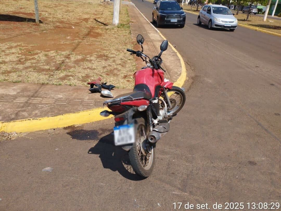 Imagem de compartilhamento para o artigo Colisão entre moto e carro deixa mulher ferida em São Gabriel do Oeste  da MS Todo dia